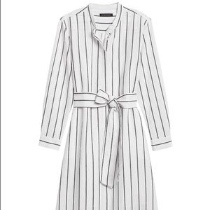 Banana republic linen dress. Size small Nwt